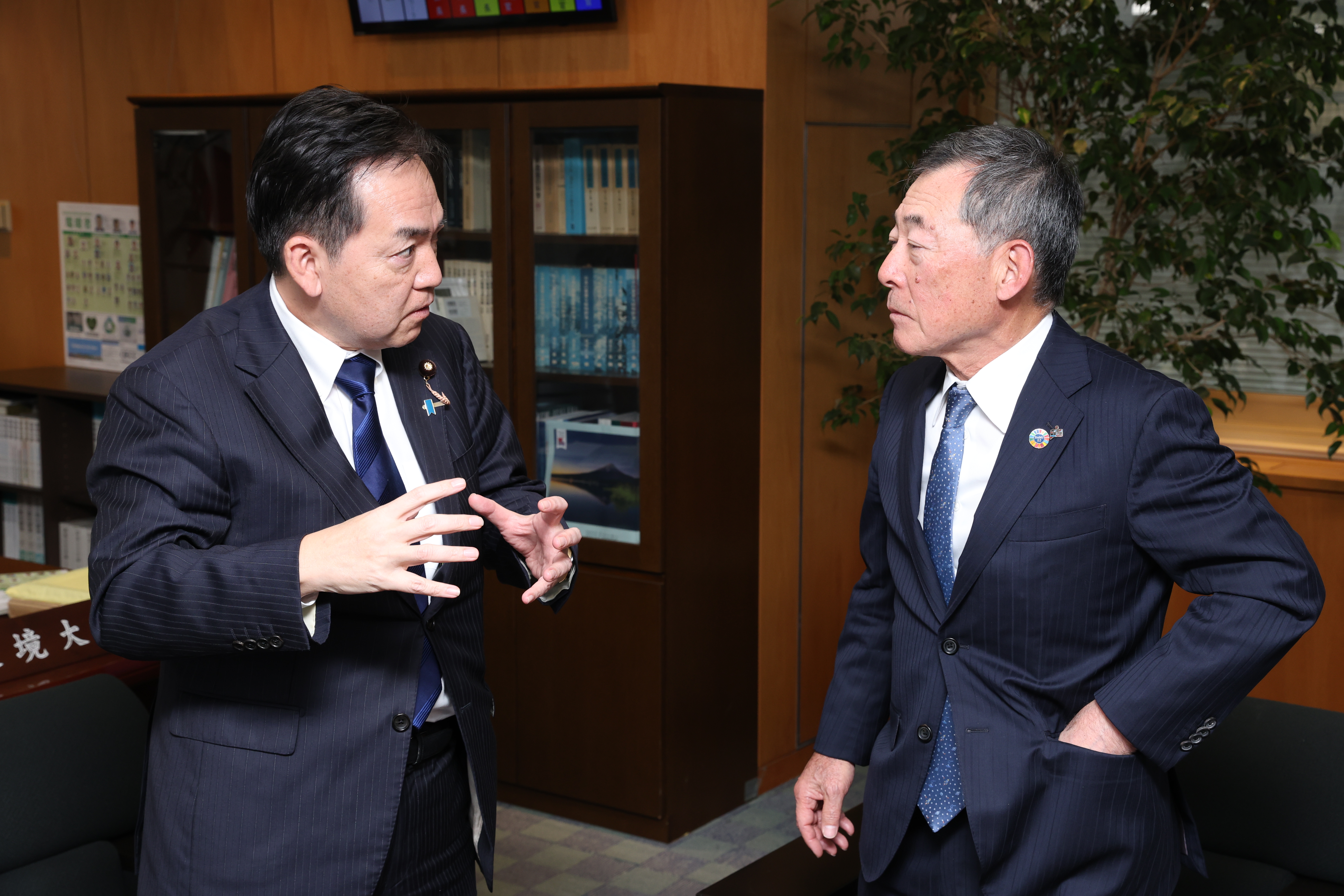 浅尾環境大臣と今井JCLP共同代表との対談が行われました。 ｜ JCLP